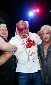 Hulk_Hogan_bloodied_2